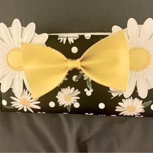 Minnie Mouse Daisy Wallet - Brand New - Never Used